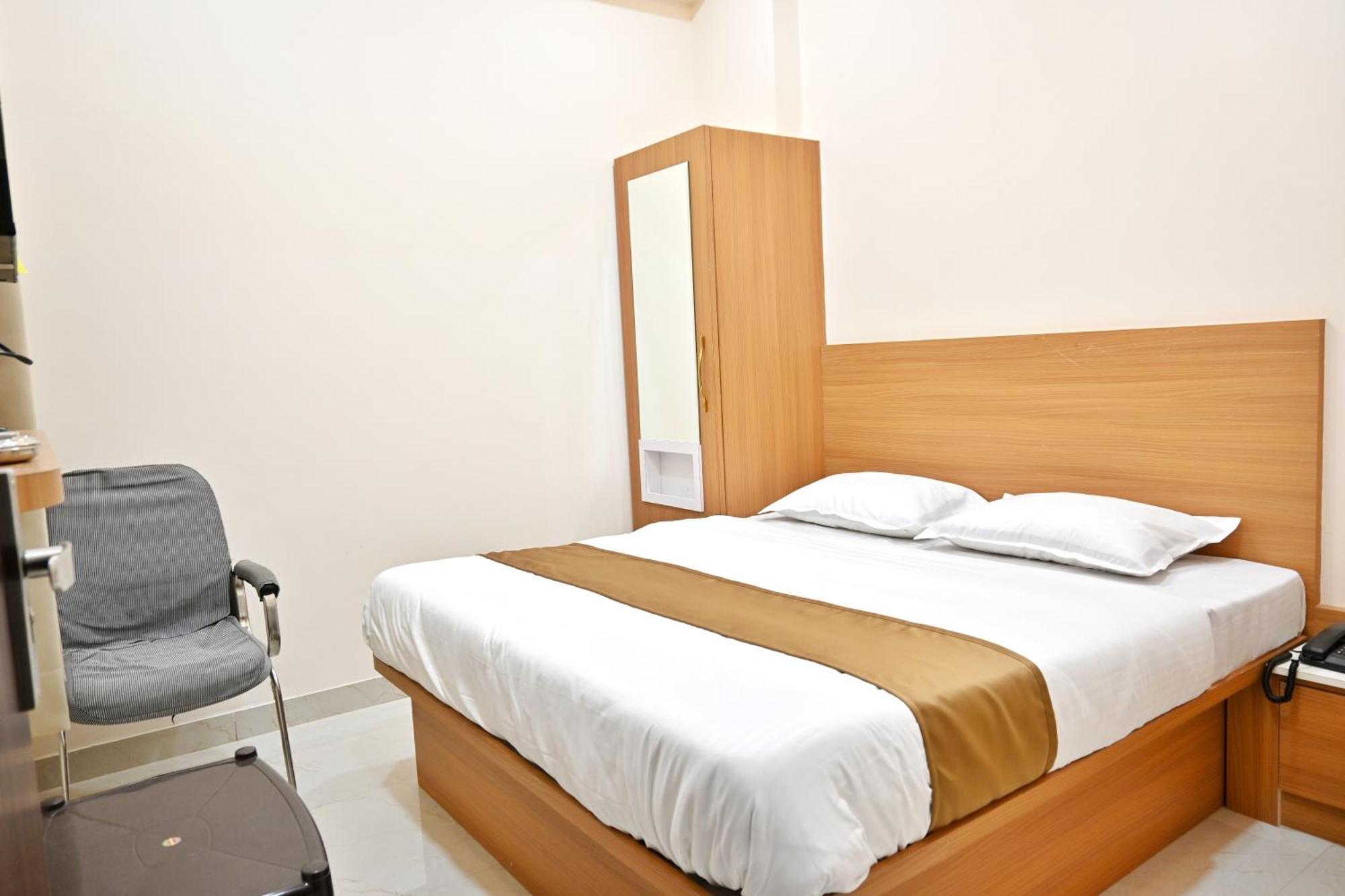 Hotel Serenity Heights Udaipur Exterior foto